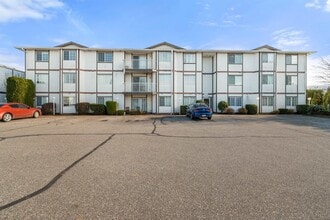 Building Photo - 45669 McIntosh Dr