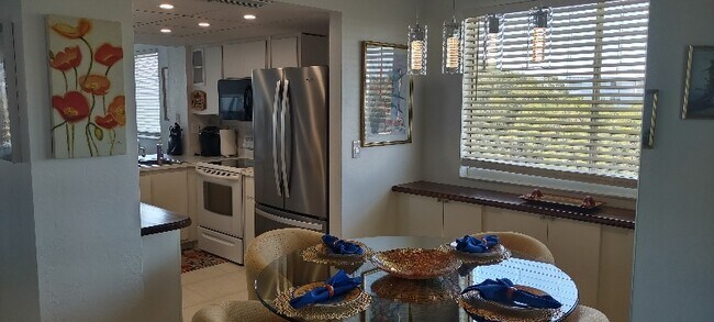 Foto del edificio - 15171 Cedarwood Ln