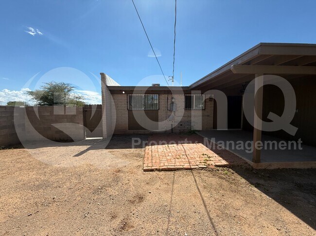 Foto del edificio - 1826 W Dominy Rd