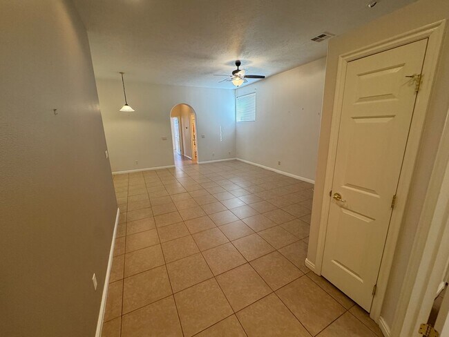 Foto del edificio - Beautiful 3 Bed Home!  PRICE REDUCED!!