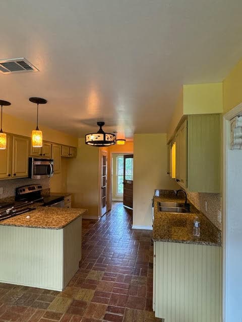 Building Photo - 57143 Diamondhead Dr E
