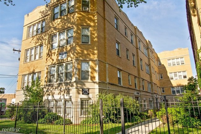 Building Photo - 7915 S Hermitage Ave