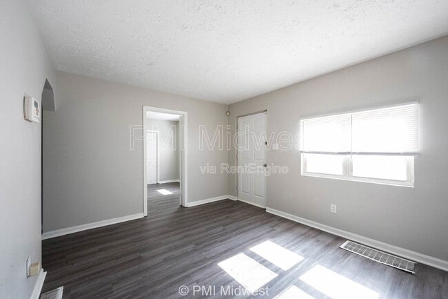 Foto del edificio - 524 W 23rd St