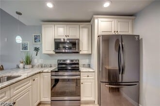 Building Photo - 6337 Royal Woods Dr