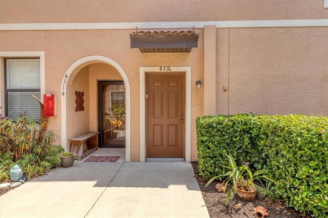 Building Photo - 4316 Via Piedra Cir