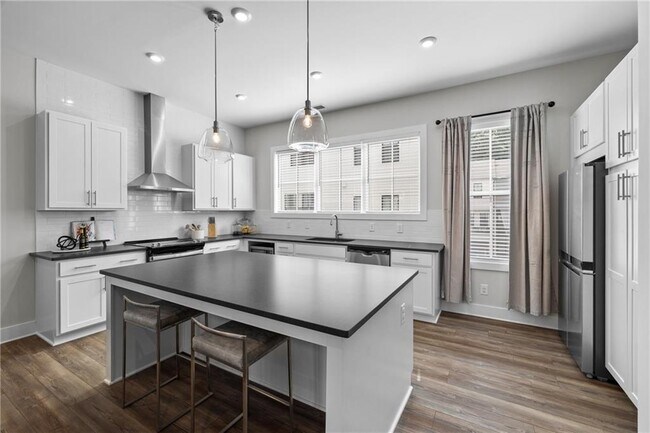 Foto del edificio - 1336 Breezy St SE