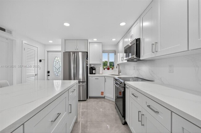 Foto del edificio - 8900 Washington St