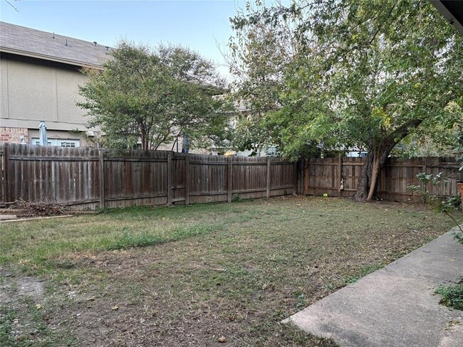 Building Photo - 1210 Southport Dr