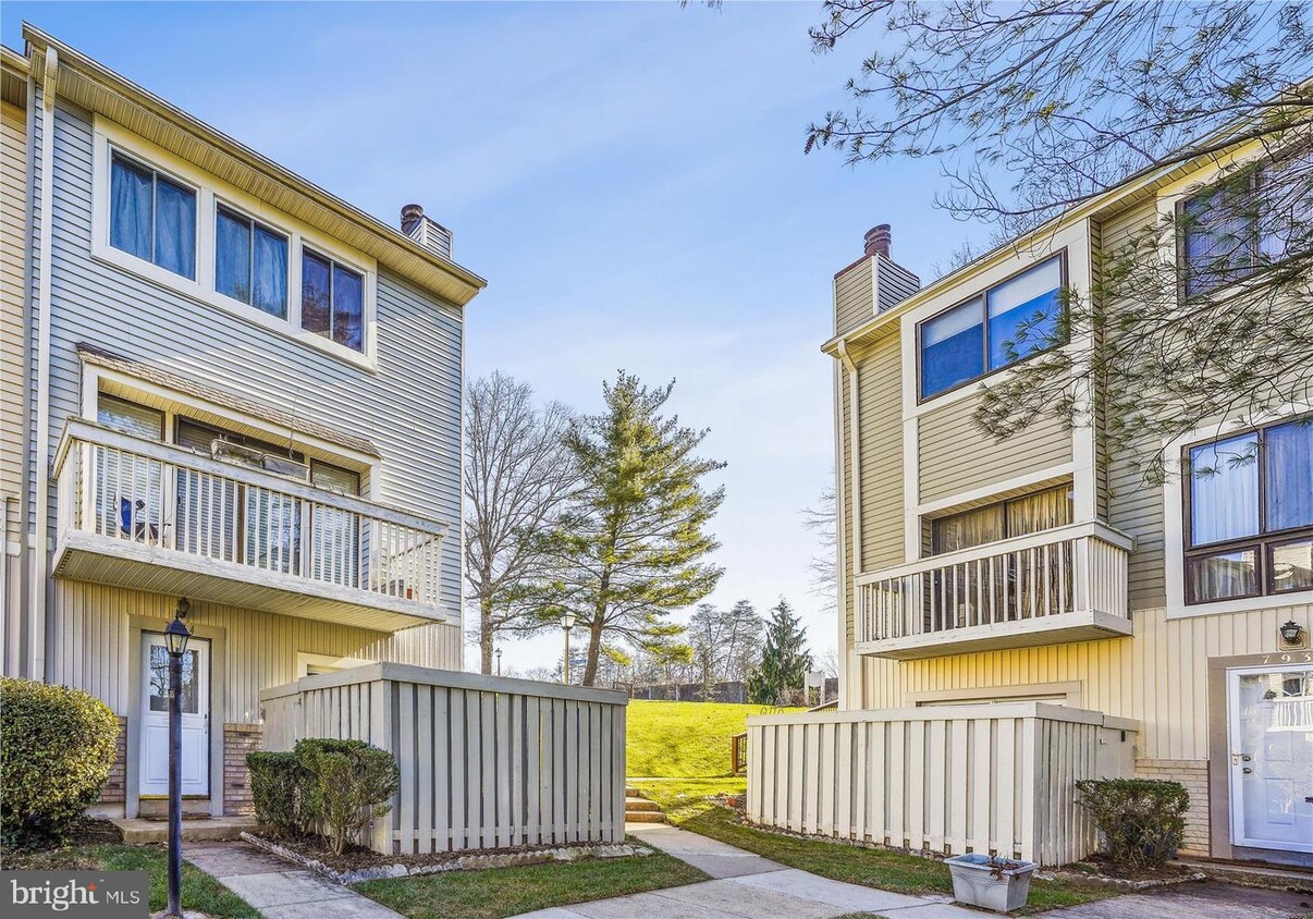 7244 Jillspring Ct Unit 31C, West Springfield, VA 22152 Room for Rent