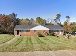 Building Photo - 9826 Village Hwy