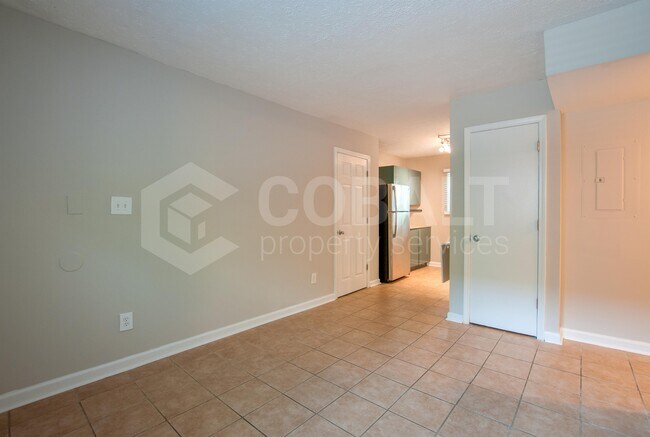 Building Photo - 221 Lampkin St NE