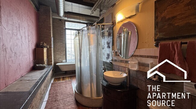 Foto del edificio - 3134 W Carroll Ave