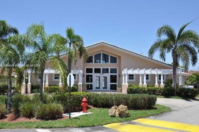 Foto del edificio - 21300 NE 8th Ct
