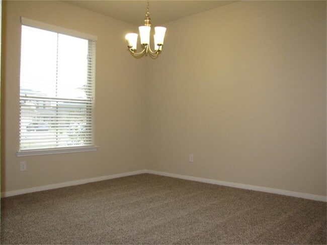 Foto del edificio - 1810 Dover Heights Ln