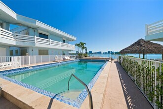 Building Photo - 2700 NE 135th St