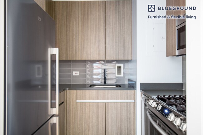Foto del edificio - 150 E 57th St