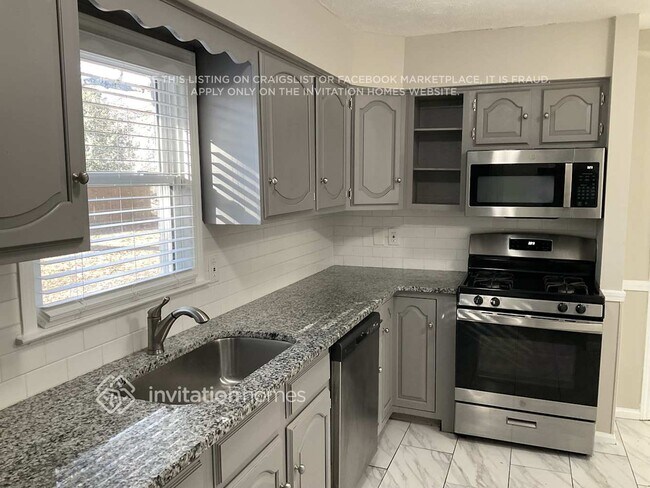 Foto del edificio - 3558 Pine Needle Dr SW