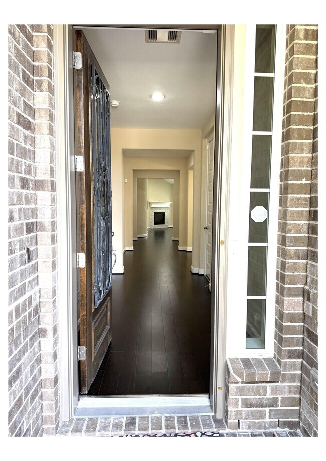 Building Photo - 27034 Triana River Cir