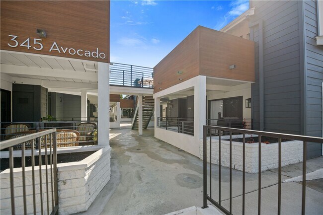 Building Photo - 345 Avocado St