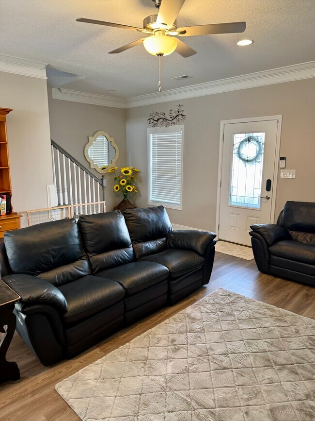 Foto del edificio - 7467 Emory Orch Ln