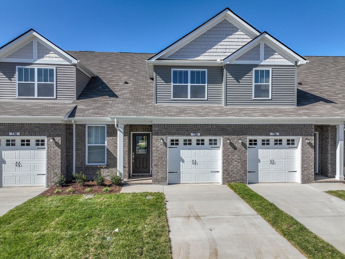 Foto principal - **2022-BUILT TOWNHOME WITH FABULOUS COMMUN...
