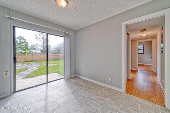 Foto del edificio - 1212 Kennerly Rd