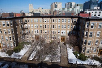 Building Photo - 107 Queensberry St