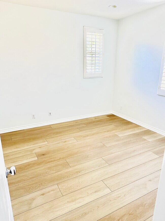 2nd bedroom - 128 Full Moon Apartment