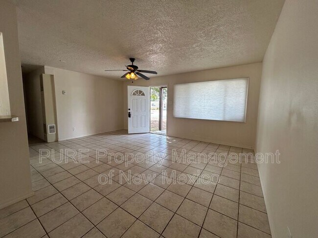 Foto del edificio - 2104 Smith Ln