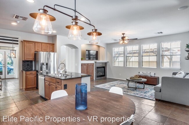 Building Photo - 3 br, 2.5 bath House - 21023 W Prospector Way