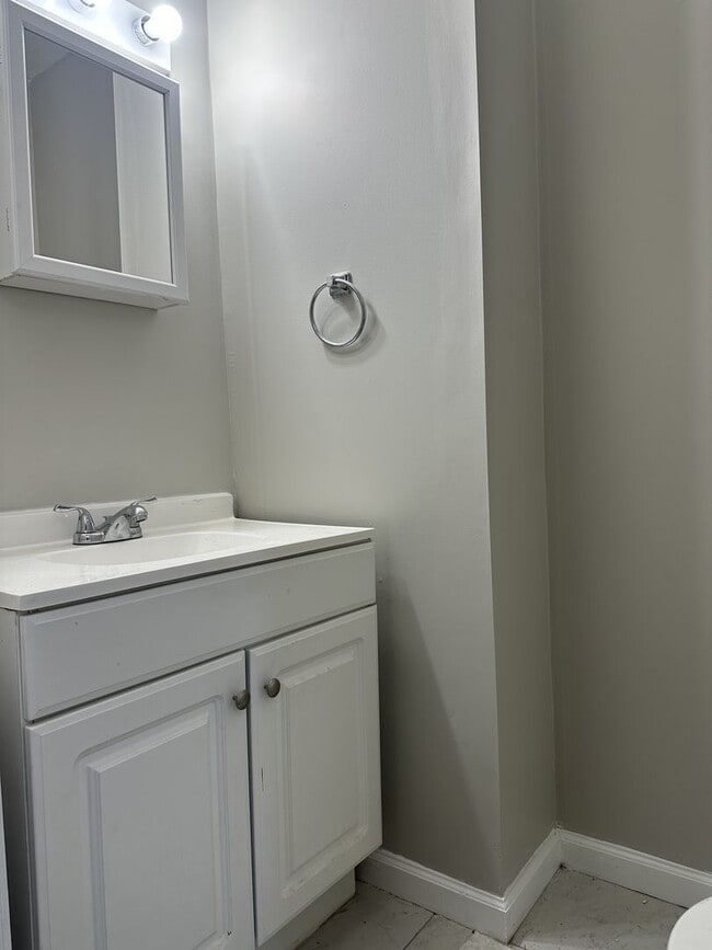 Building Photo - 3 Bedroom 1.5 Bathroom House in South Colu...
