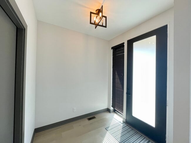 Building Photo - 1036 Missouri Ave