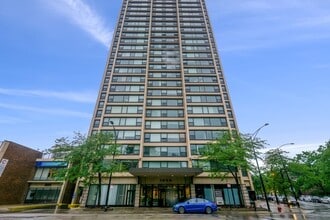 Building Photo - 1850 N Clark St