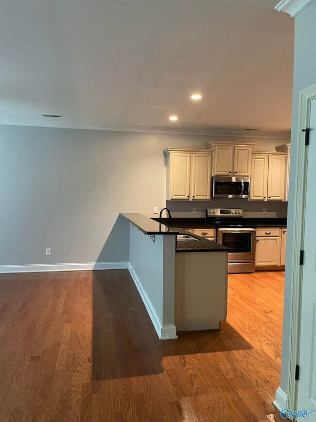 Foto del edificio - 212 Treetop Dr SE