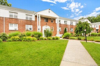 Building Photo - 10 2F