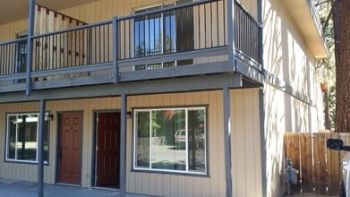 Building Photo - 921 Macinaw Rd