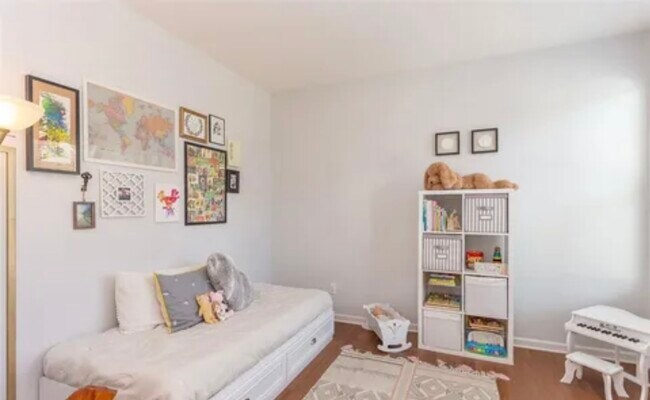 Bonus Room/Flex Space - 52 Holly Berry Ln