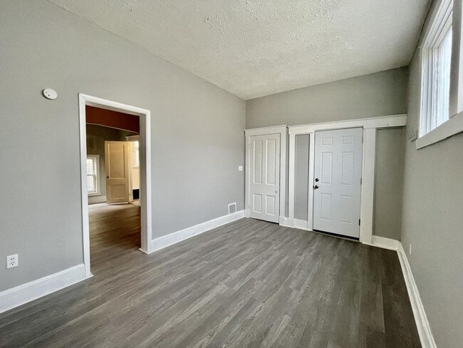 Building Photo - 609 McKinney Ave