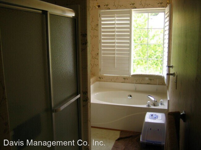 Building Photo - 2 br, 2.5 bath House - 101 Post Oak Road