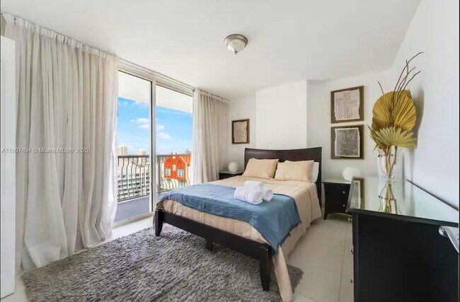 Foto del edificio - 1200 Brickell Bay Dr