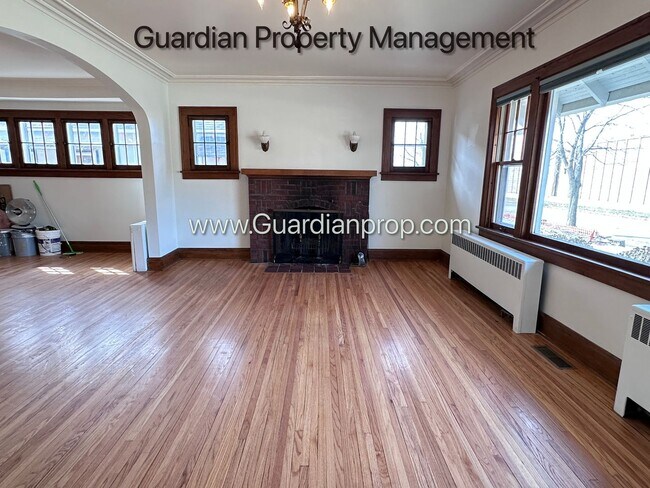 Foto del edificio - South Minneapolis Single Family Home, Renovated Bathrooms, Hardwood Floors, W/D