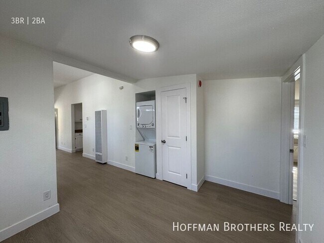 Foto del edificio - 1137 Irolo St