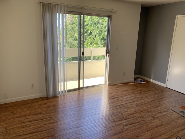Bedroom - 13052 Moorpark St