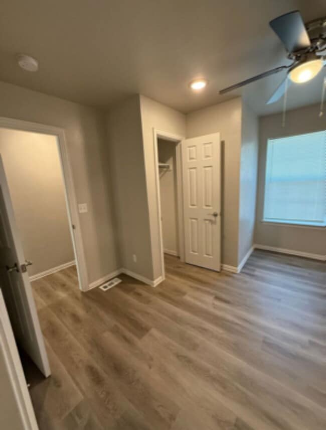 Building Photo - Monroe Duplex