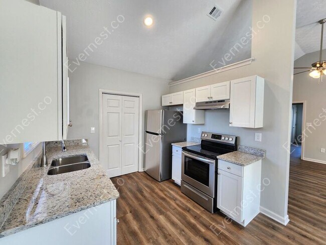 Foto del edificio - 520 Bridgeport Pl
