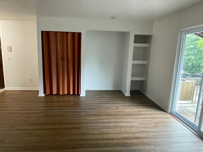 Building Photo - 510 Stuyvesant Ave