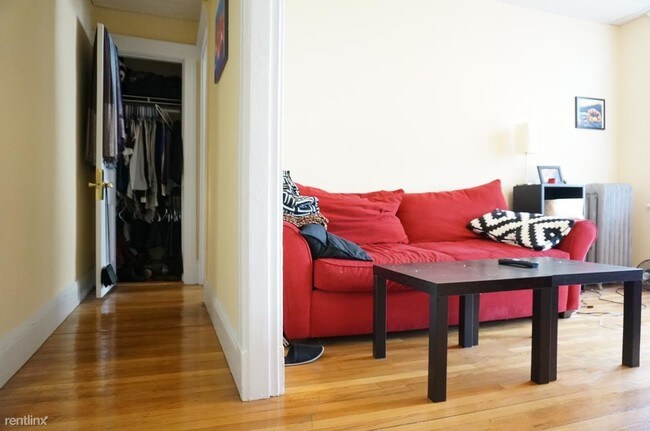 Building Photo - 2 br, 1 bath  - 11 Carol Ave # 16