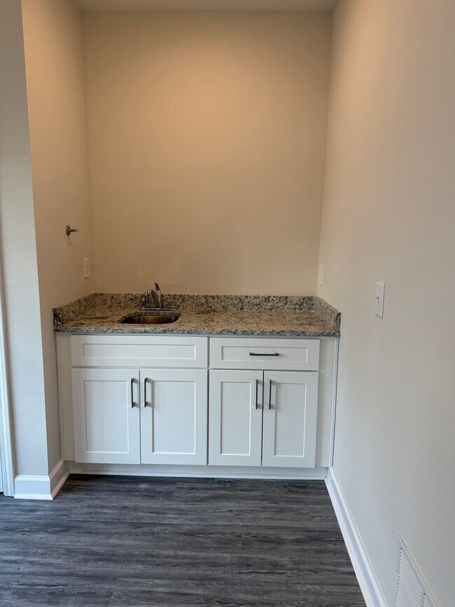 Foto del edificio - Stunning 3 Bed | 3.5 Bath Townhome in Atlanta’s Sought-After Upper Westside (30318)