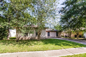 Building Photo - 6615 Lynngate Dr