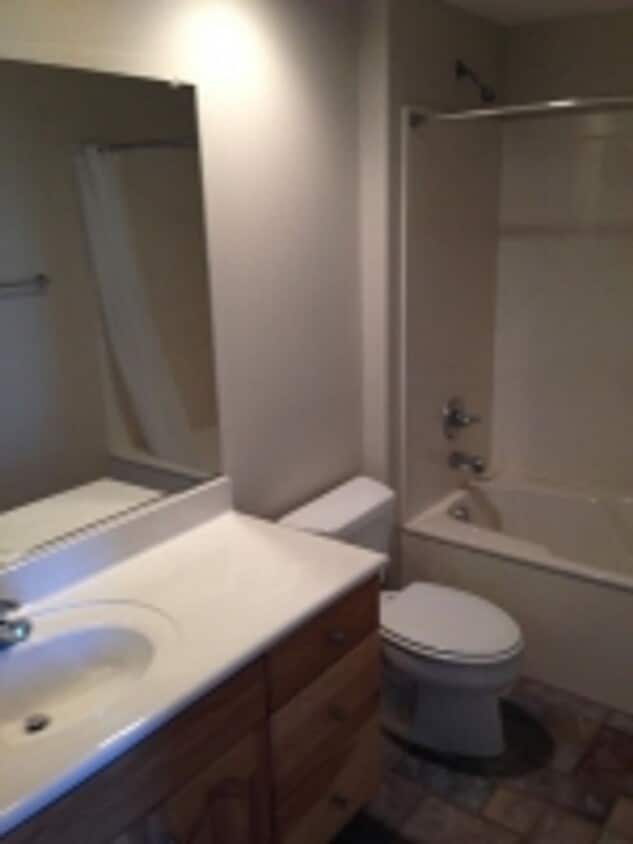 Great 2 bedroom condo on 2nd story! - Great 2 bedroom condo on 2nd story!